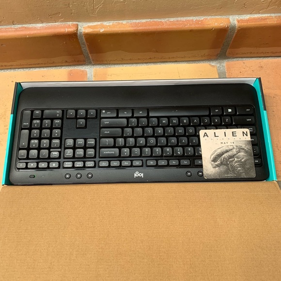 Logitech Advanced Wireless Keyboard - Picture 2 of 3
